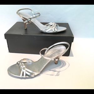 Banana Republic leather Siver Heel 9 new no box